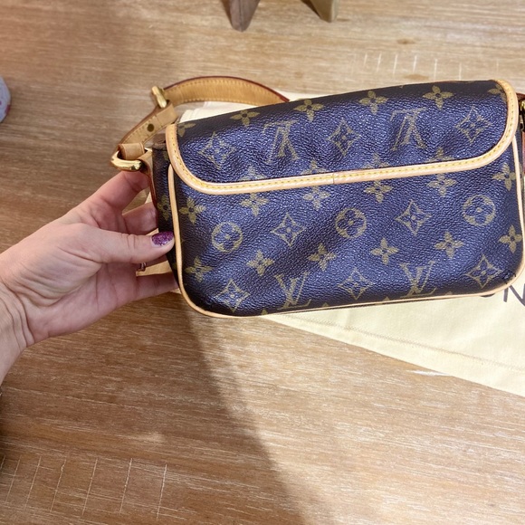 Louis Vuitton Tikal PM Shoulder Bag - Picture 9 of 16